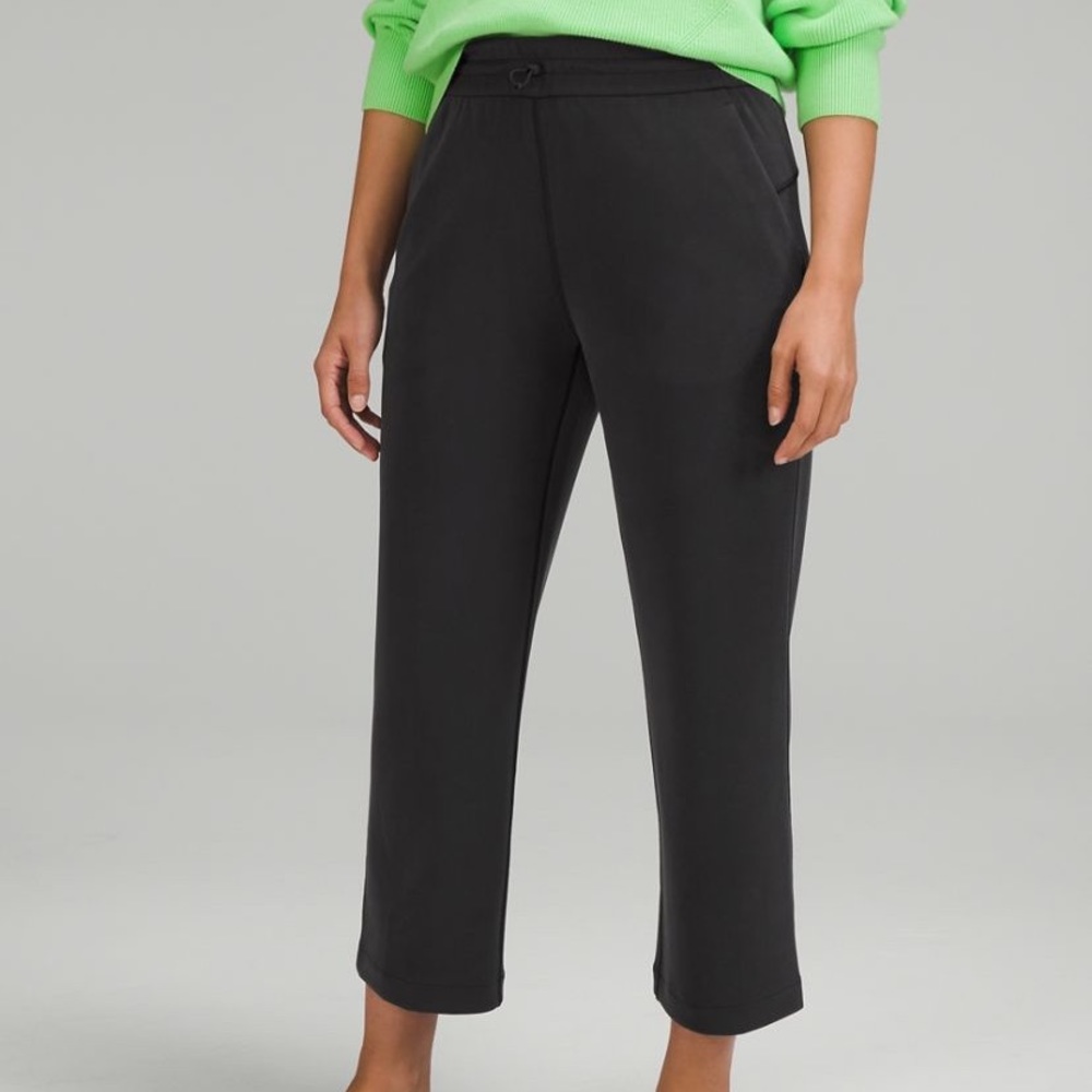 Lululemon Softstreme High-Rise Straight Leg Crop